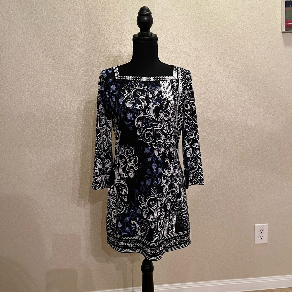 WHITE HOUSE BLACK MARKET  Blue, Black & White Patterned Mini Dress